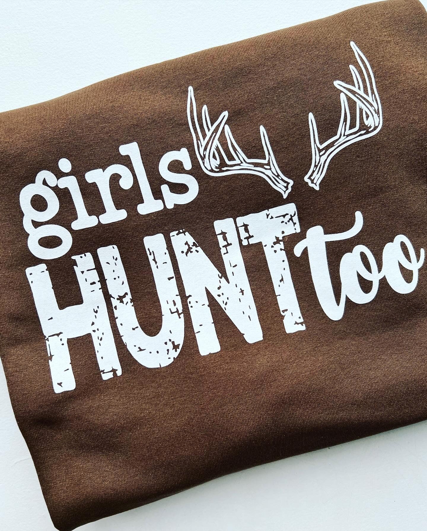 Girls Hunt Too crew neck